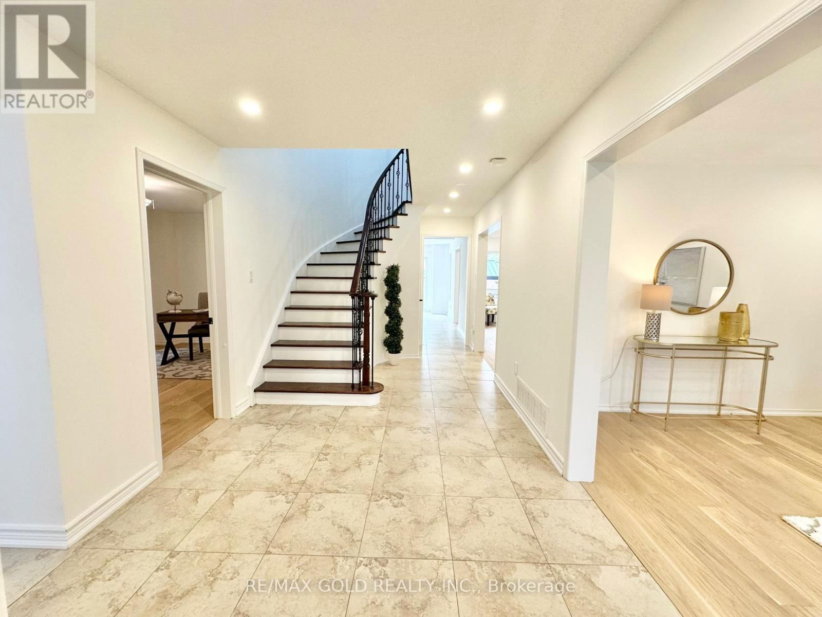 6296 CULMORE CRESCENT Image 3
