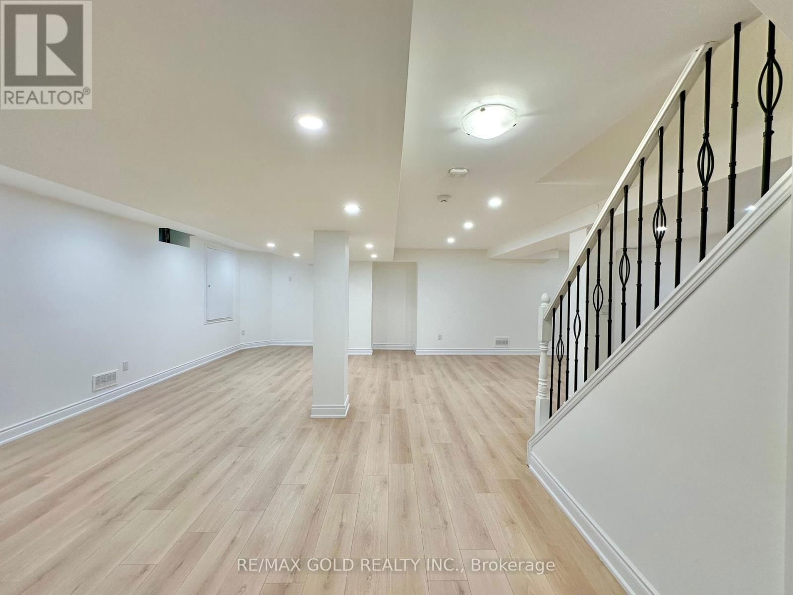 6296 CULMORE CRESCENT Image 37