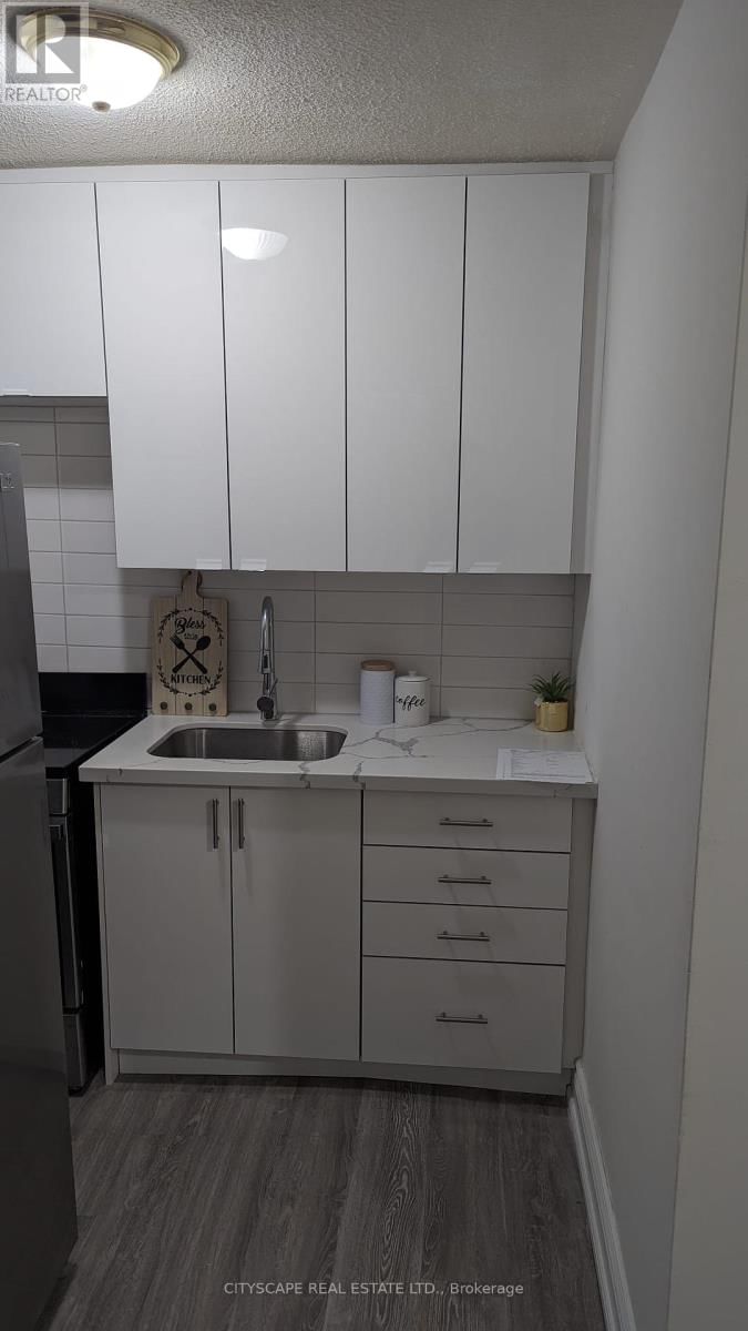 202 - 7 THORBURN AVENUE Image 5