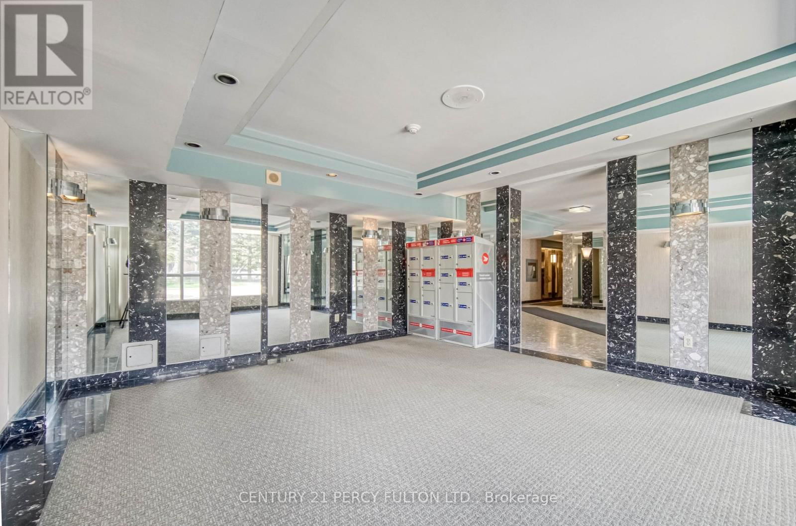 2009 R2 - 3077 WESTON ROAD Image 6