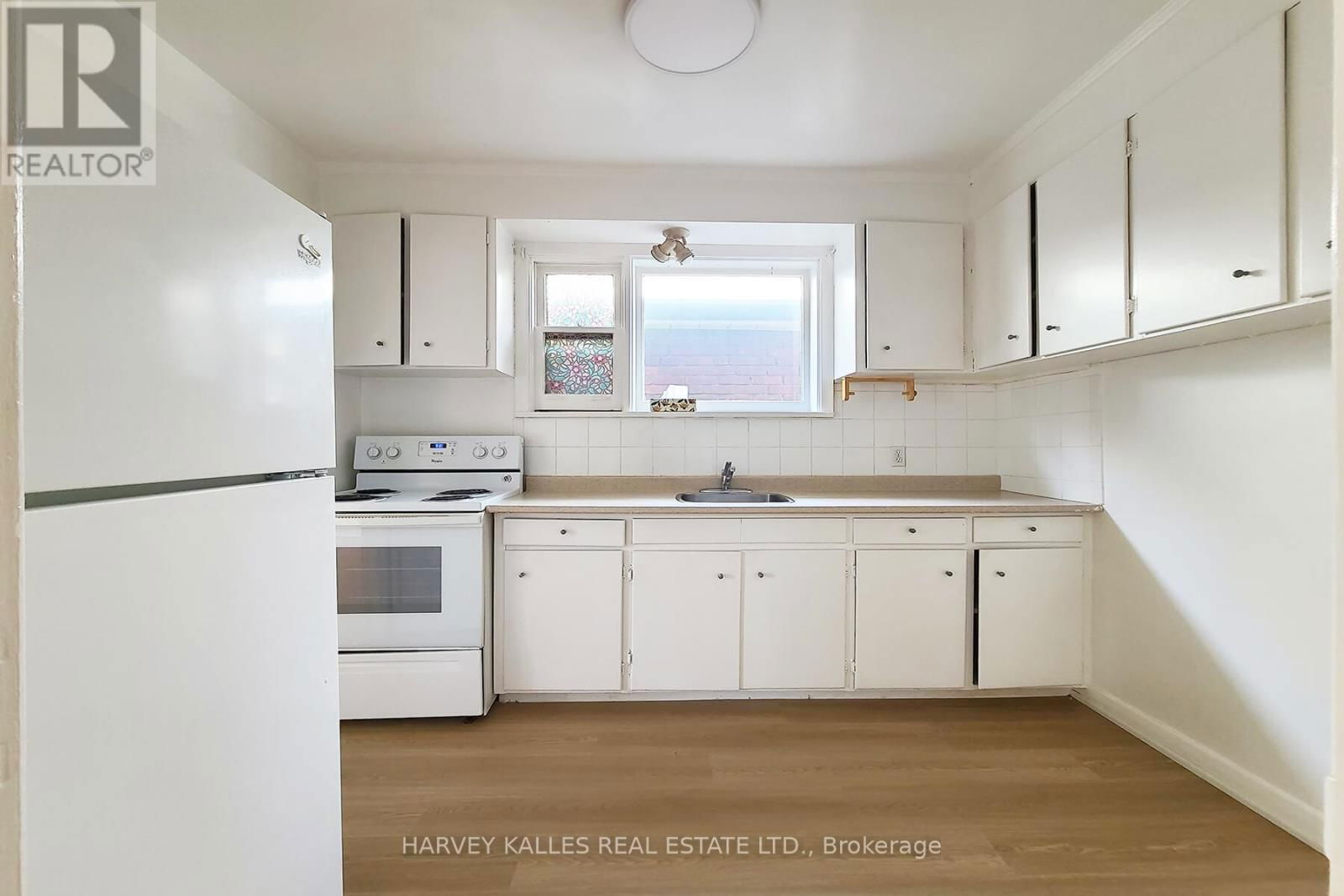 2 - 105 GILMOUR AVENUE Image 6