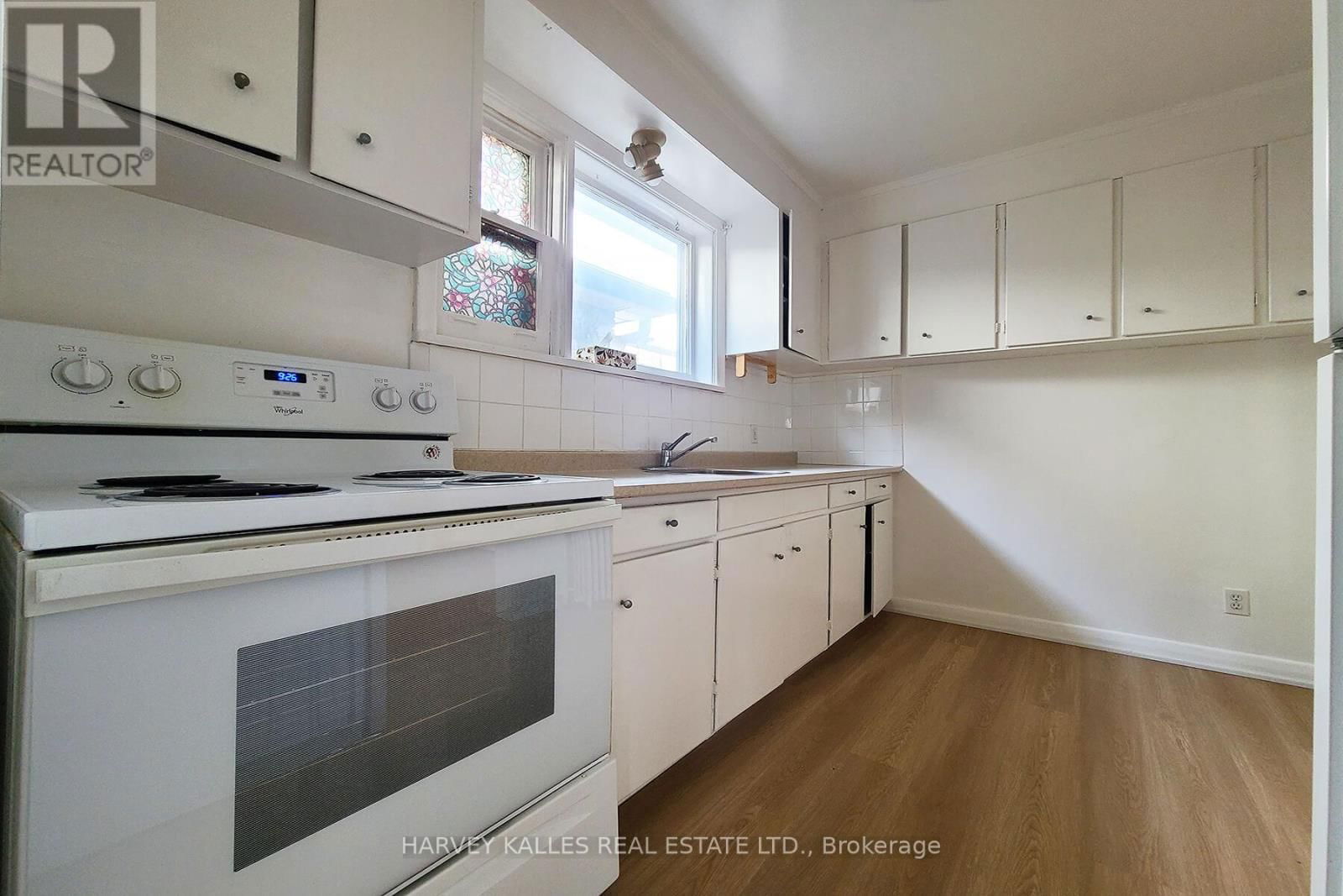 2 - 105 GILMOUR AVENUE Image 9