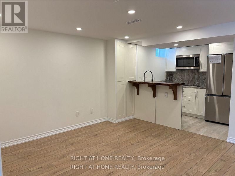 35 TROUTBROOKE DRIVE Image 4