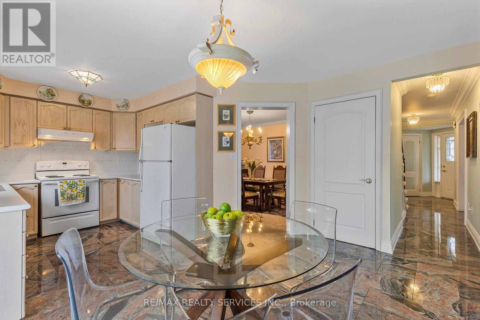 14 LIVINGSTON DRIVE Image 17
