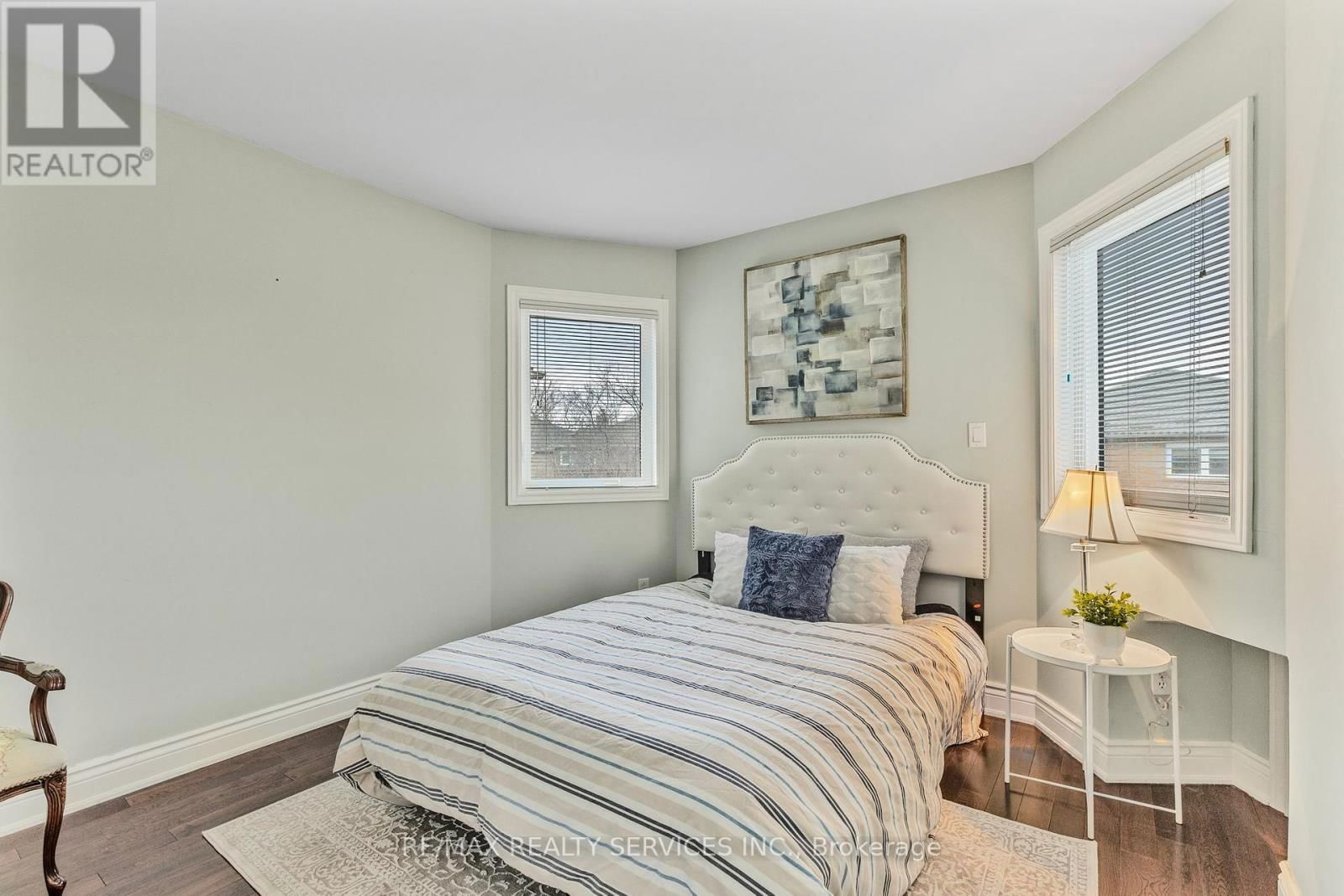 14 LIVINGSTON DRIVE Image 25