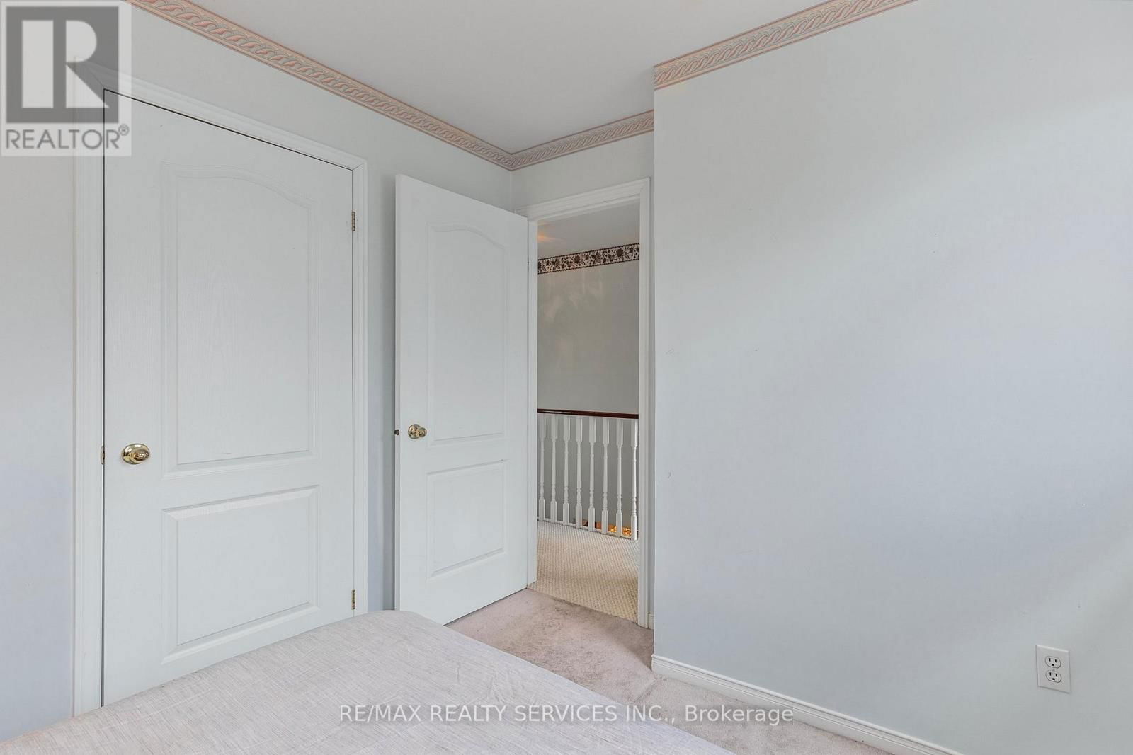 14 LIVINGSTON DRIVE Image 29