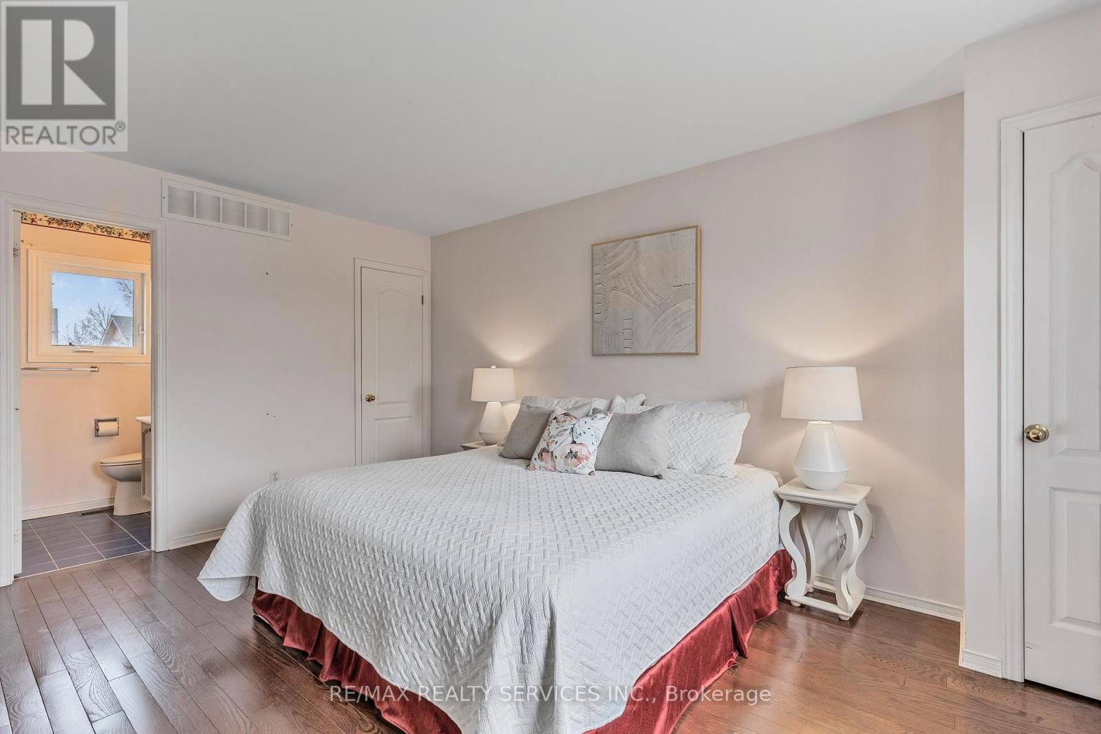 14 LIVINGSTON DRIVE Image 31