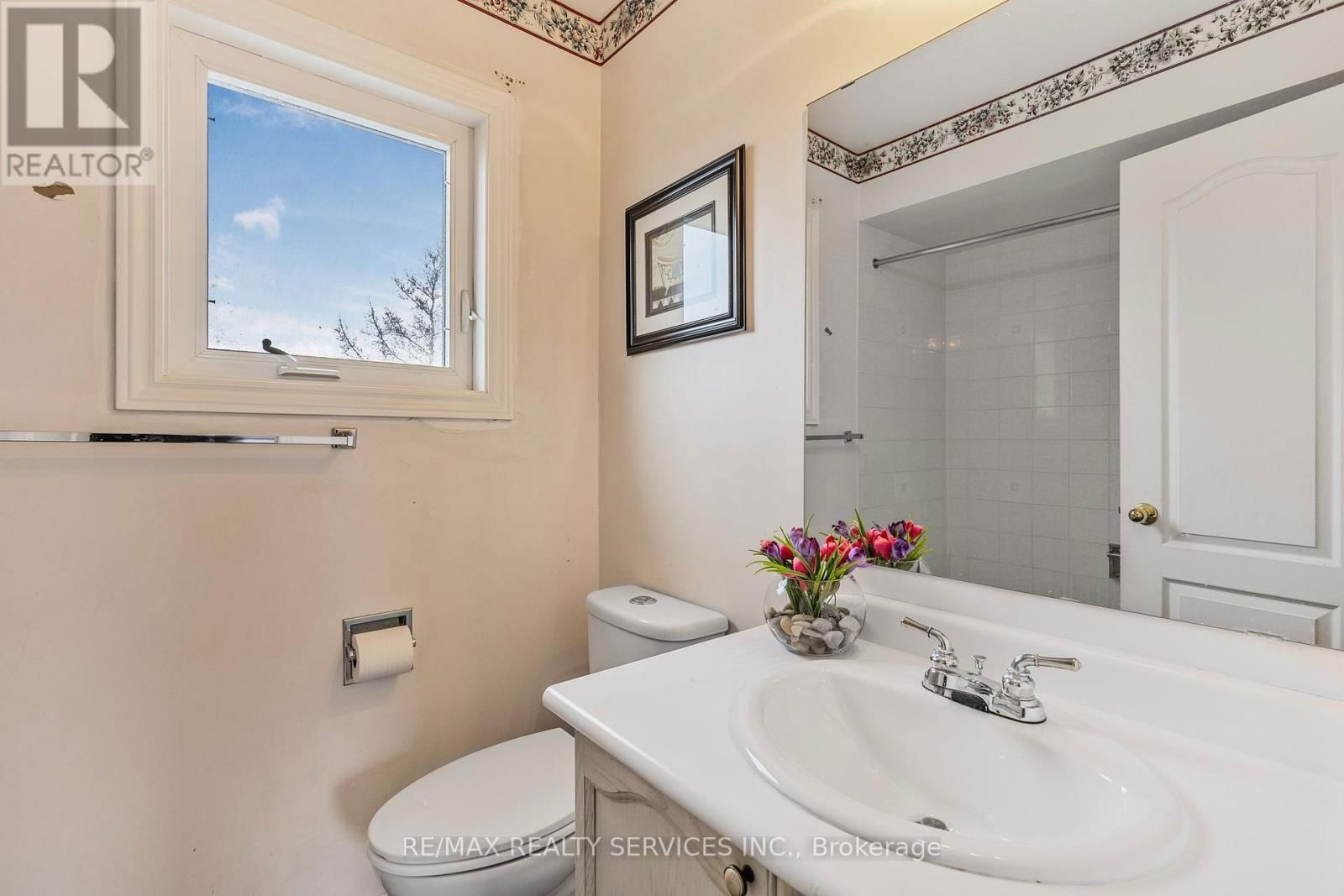 14 LIVINGSTON DRIVE Image 34