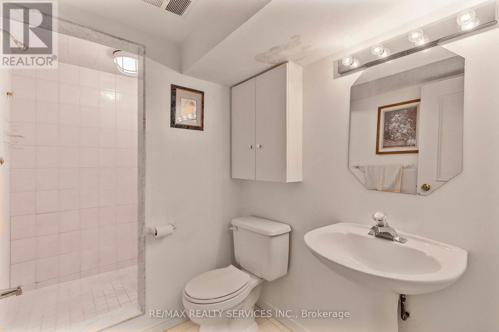 14 LIVINGSTON DRIVE Image 40