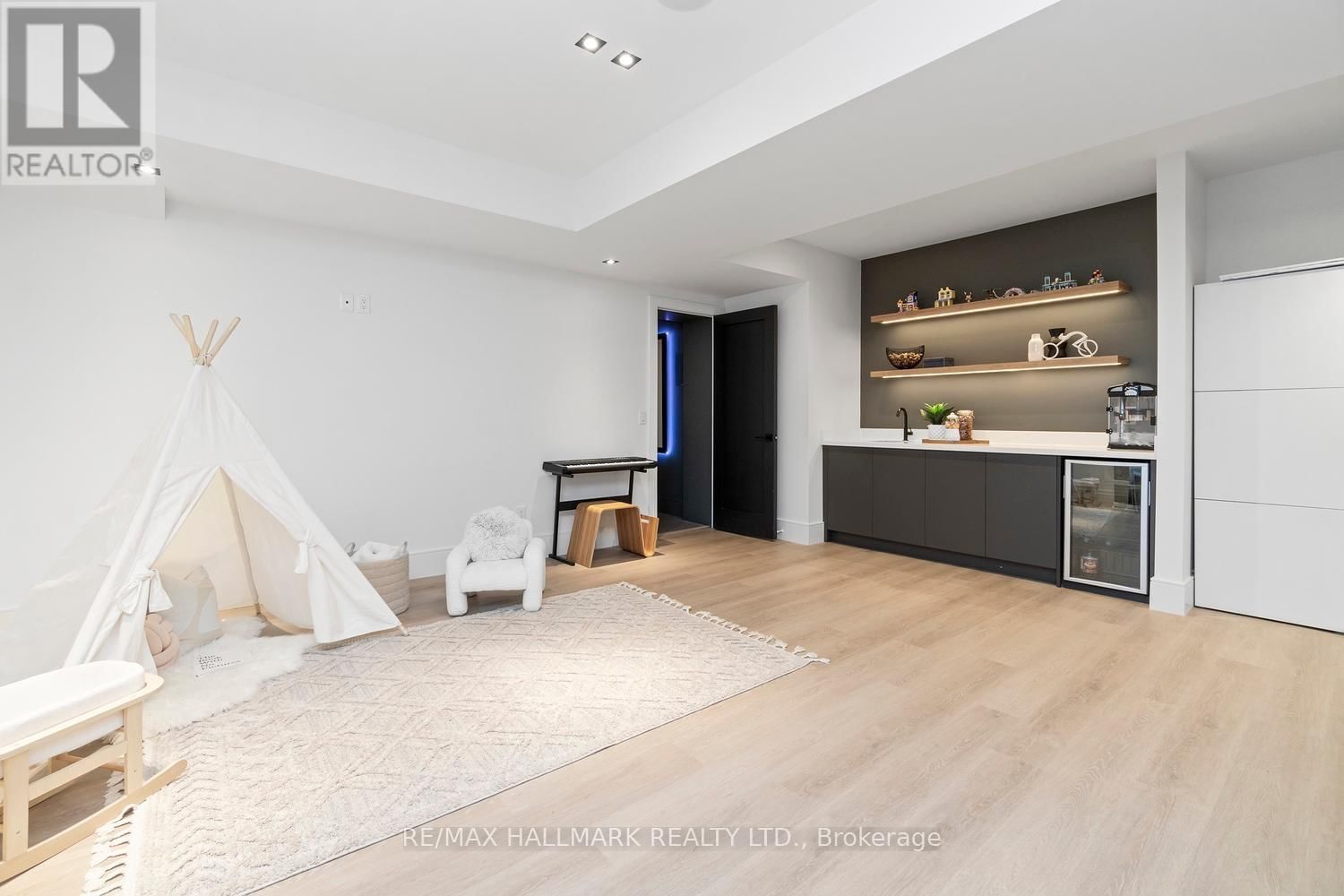 1403 WREN AVENUE Image 13