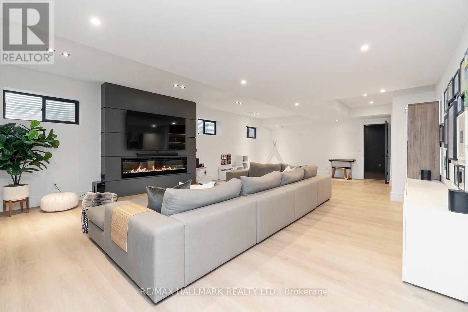 1403 WREN AVENUE Image 35