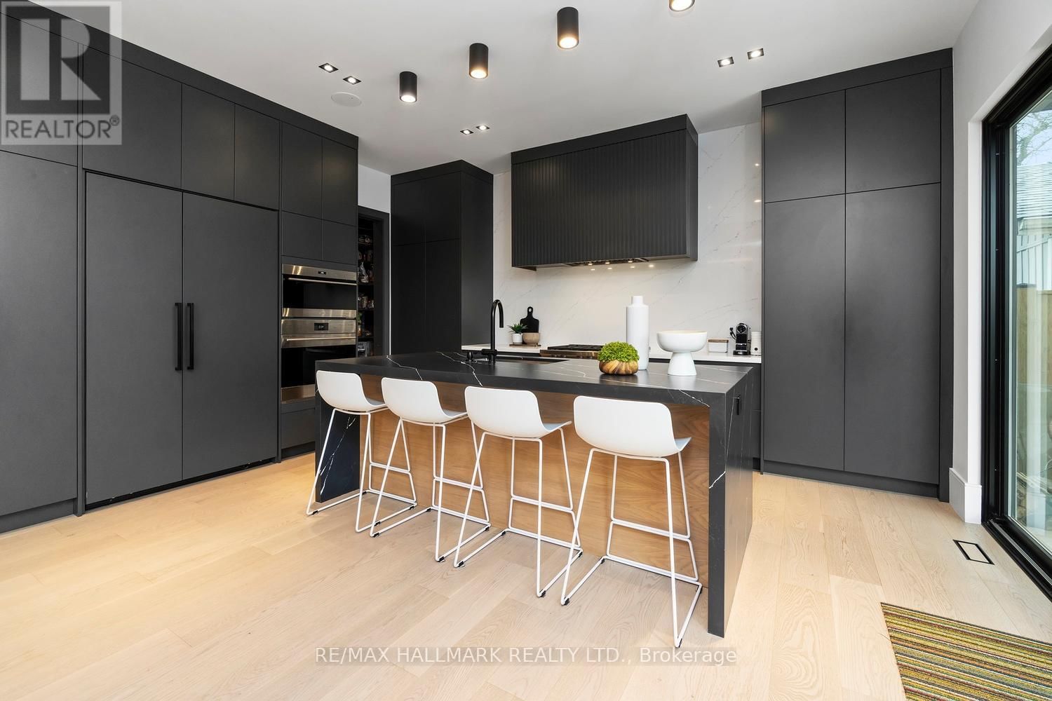 1403 WREN AVENUE Image 4