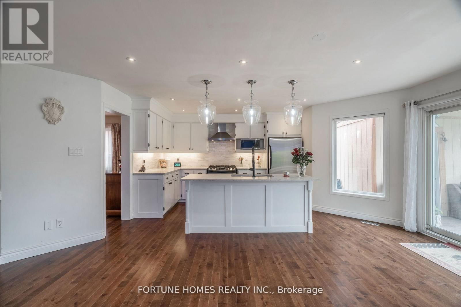 14 SHADYWOOD ROAD Image 10