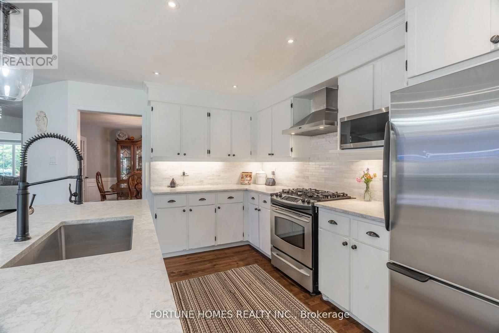 14 SHADYWOOD ROAD Image 11