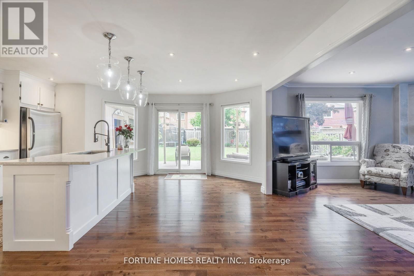 14 SHADYWOOD ROAD Image 13