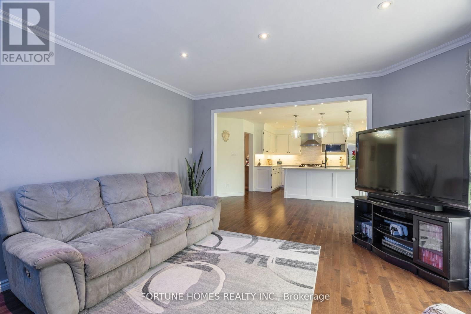 14 SHADYWOOD ROAD Image 17