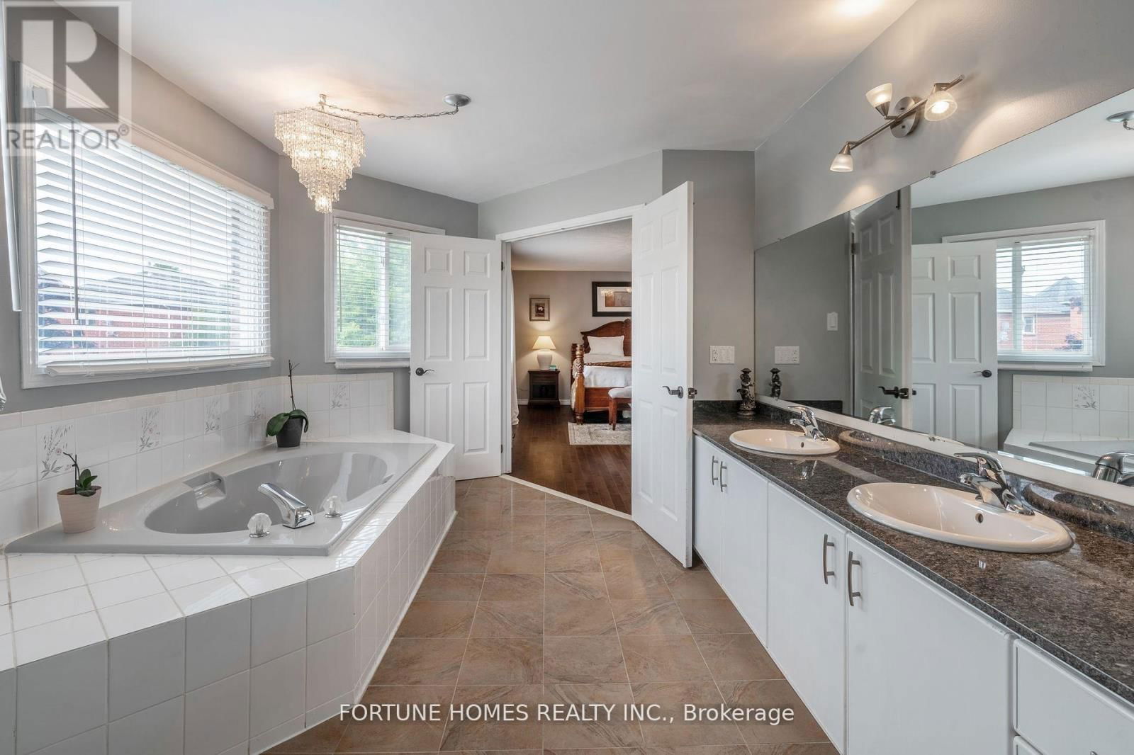 14 SHADYWOOD ROAD Image 24