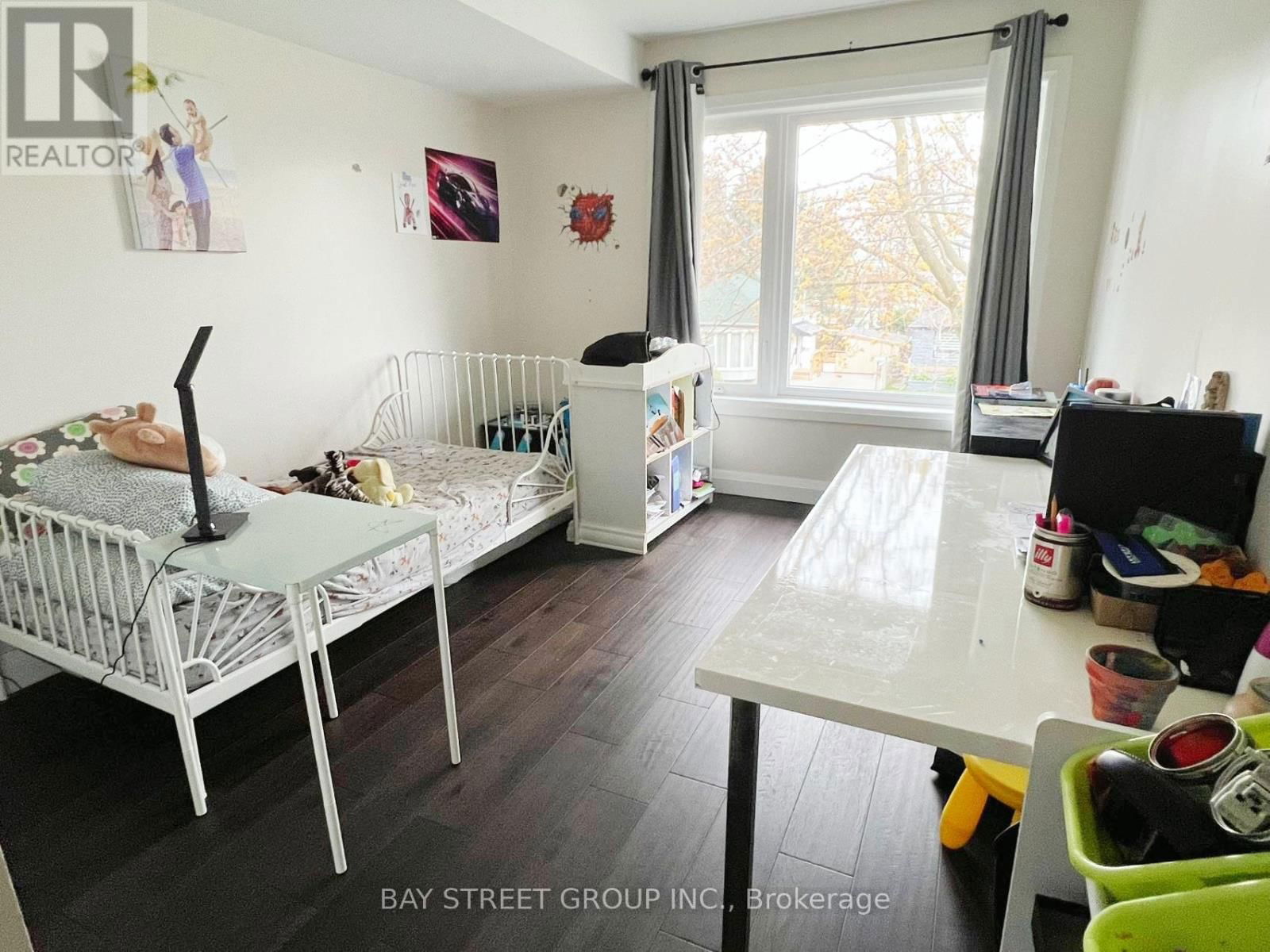 16 ENFIELD AVENUE Image 13