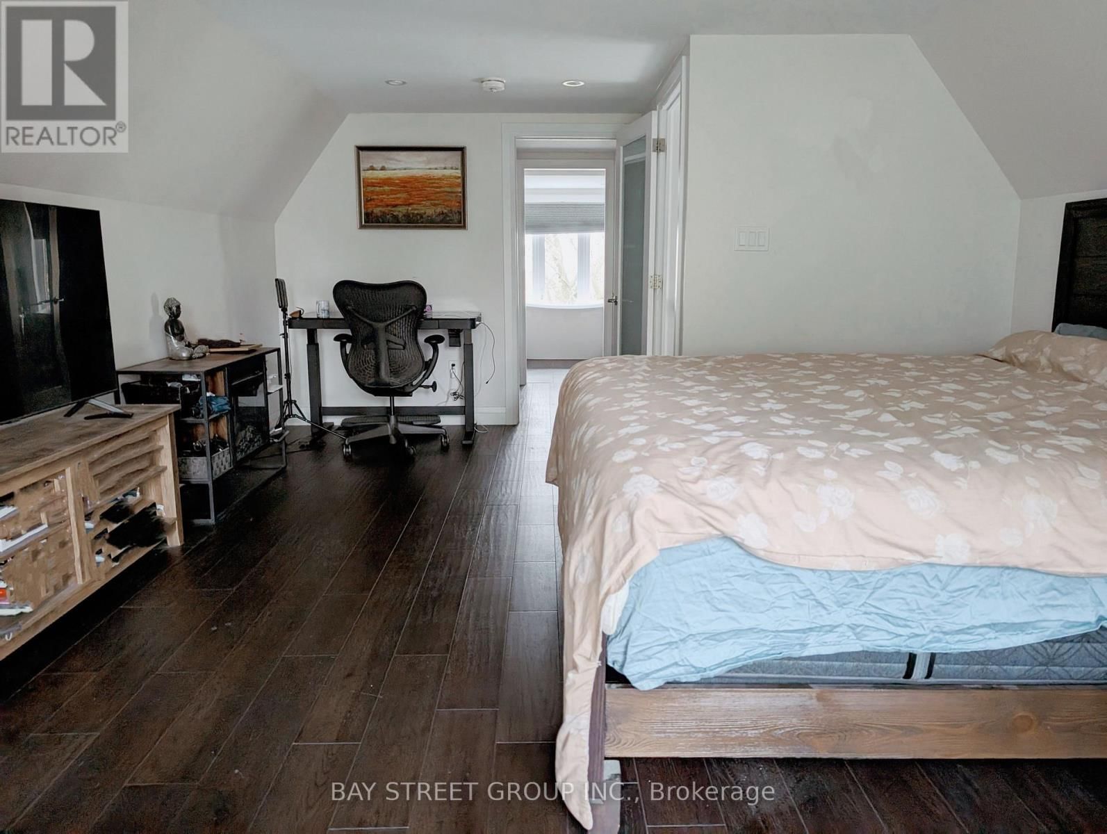 16 ENFIELD AVENUE Image 16