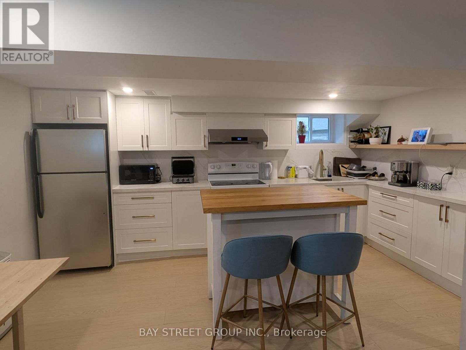 16 ENFIELD AVENUE Image 21