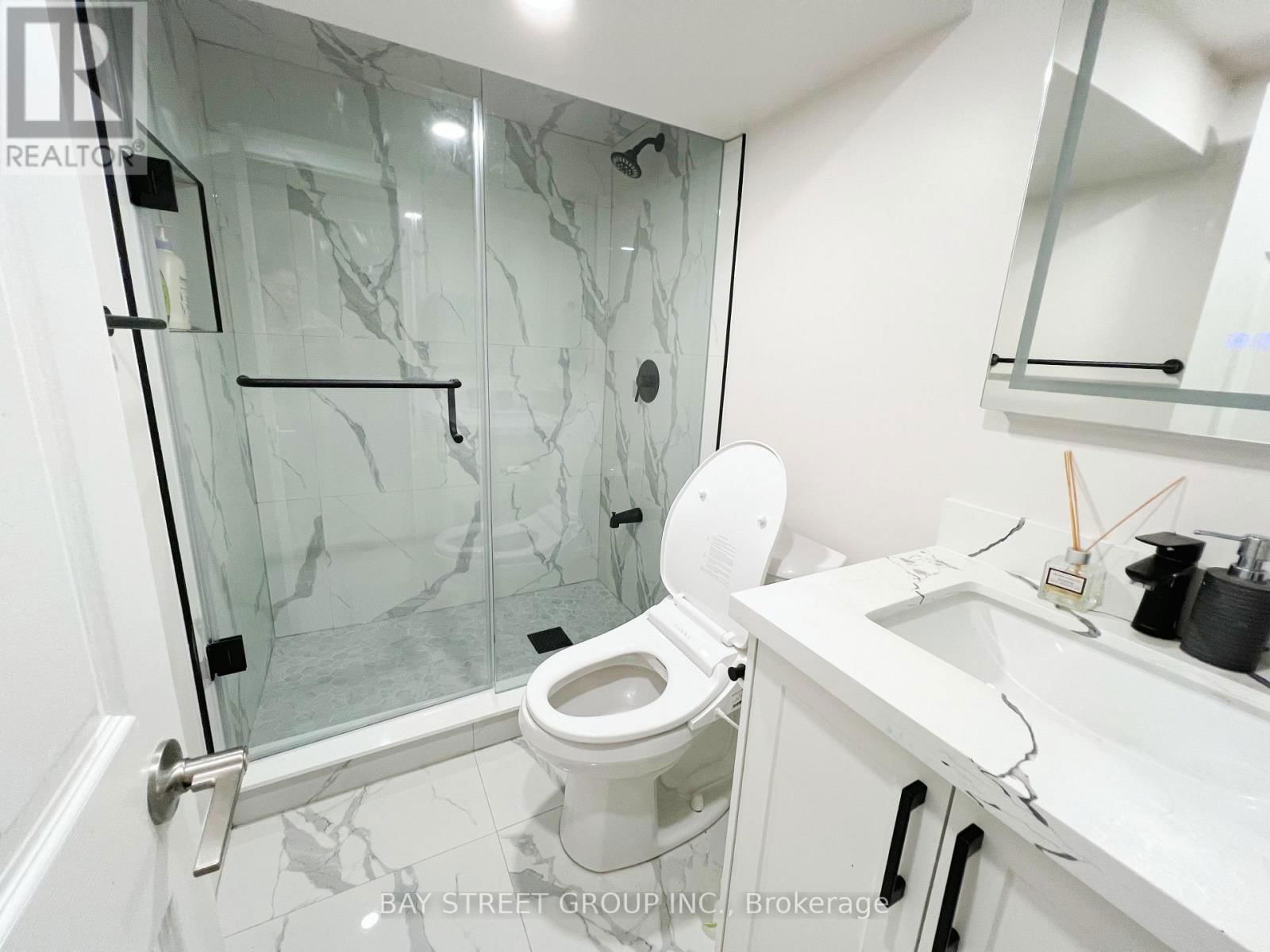16 ENFIELD AVENUE Image 24