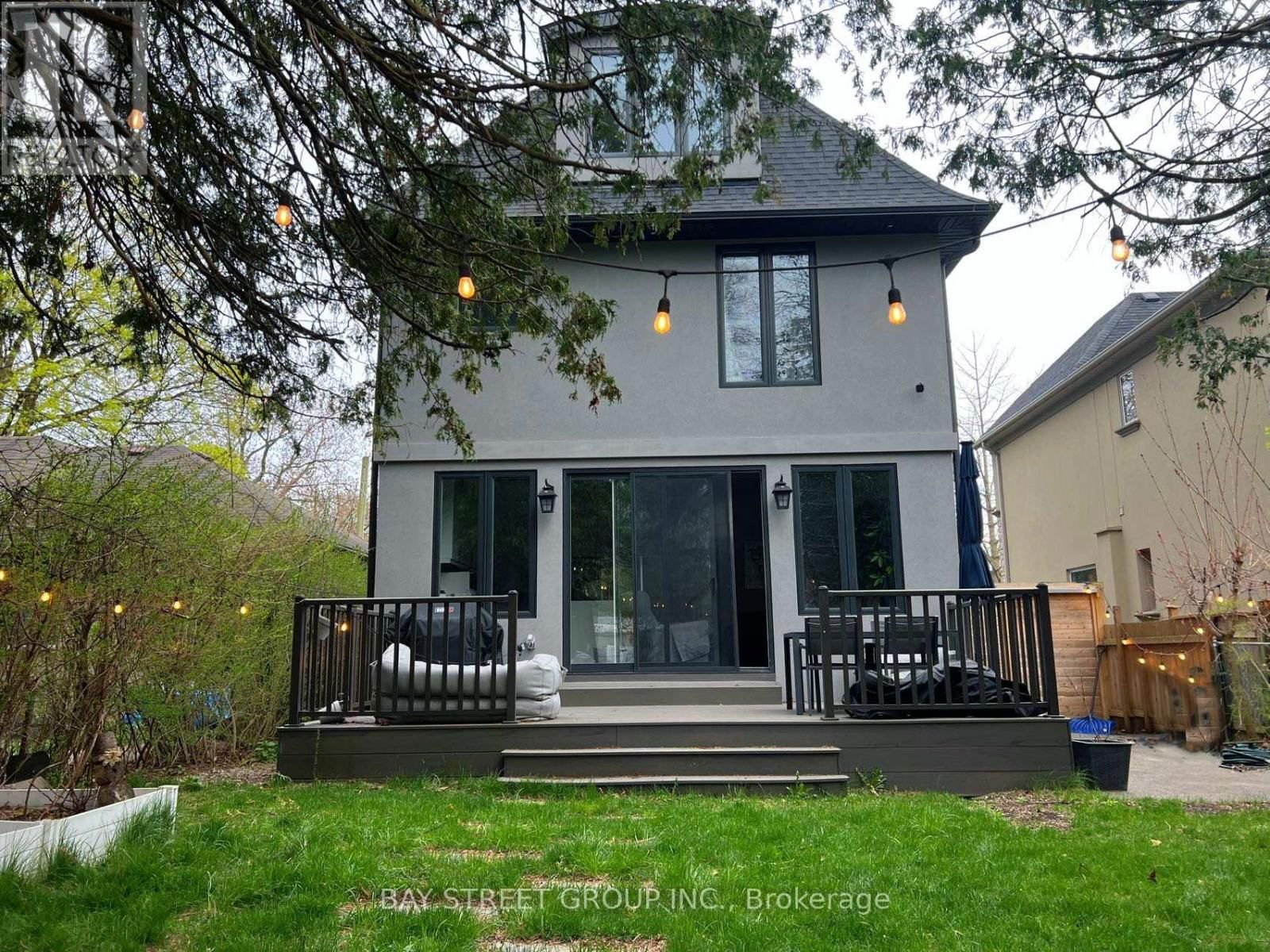 16 ENFIELD AVENUE Image 26