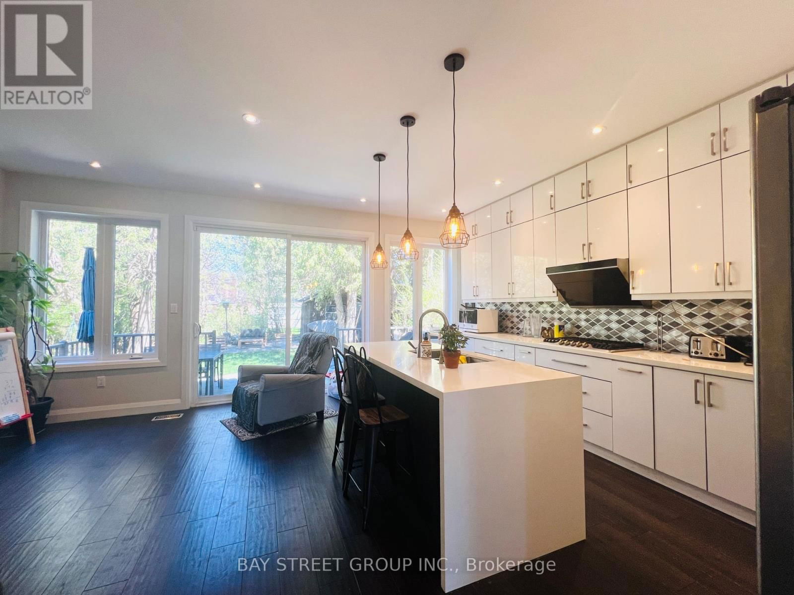 16 ENFIELD AVENUE Image 4