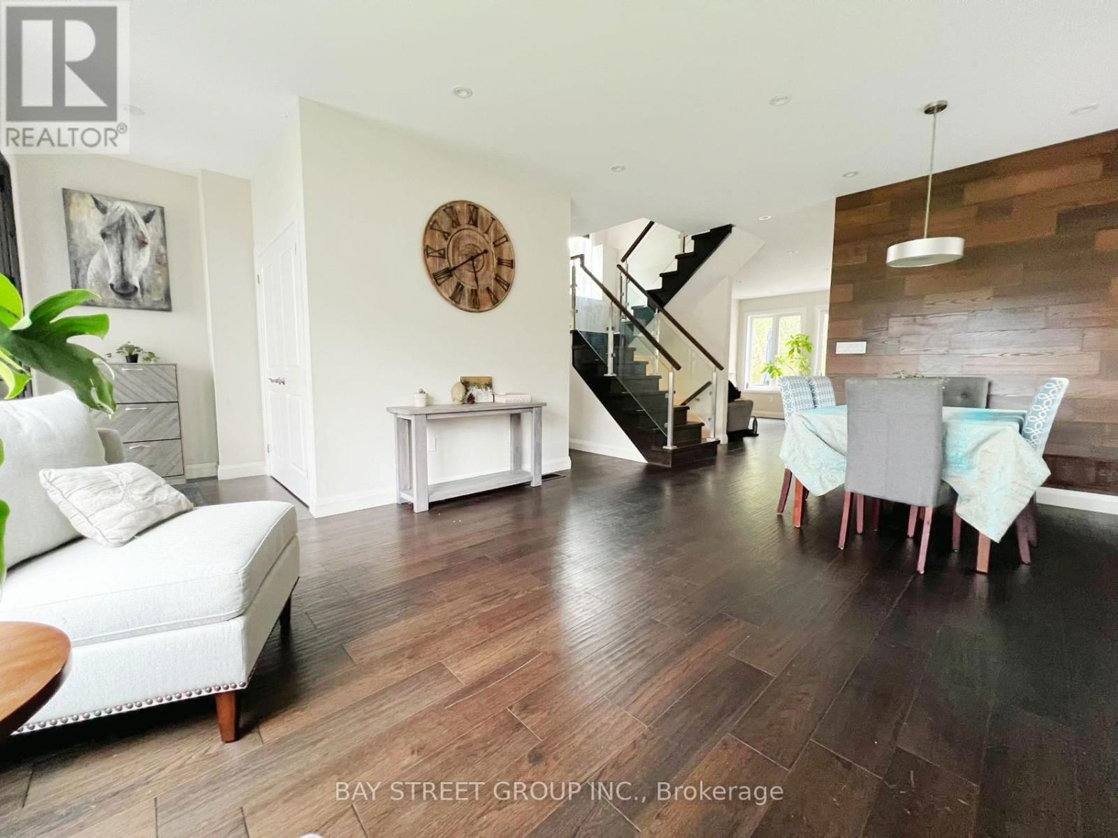 16 ENFIELD AVENUE Image 8