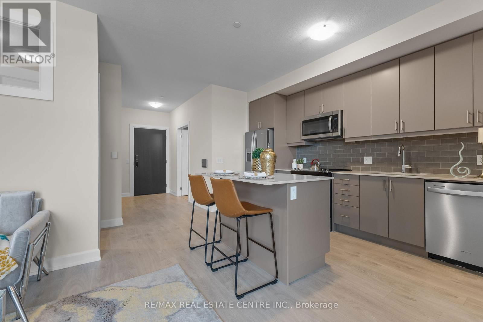 601 - 3220 WILLIAM COLTSON AVENUE Image 6
