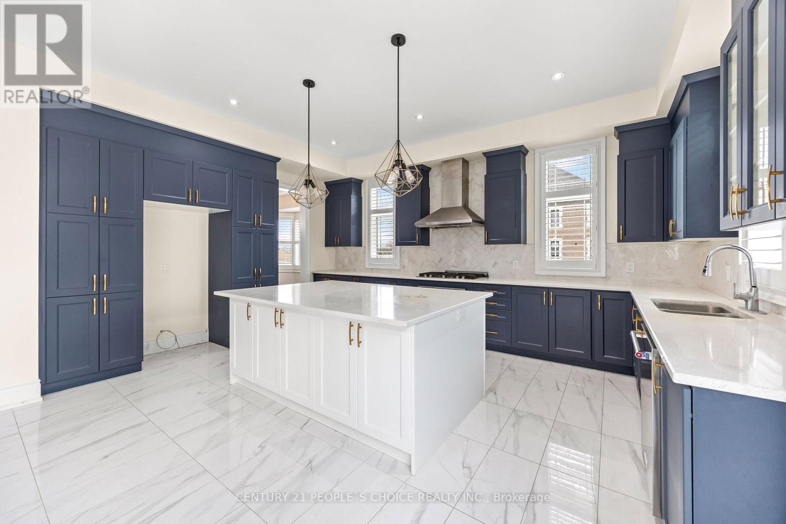 24 ALBERT SPENCER AVENUE Image 15