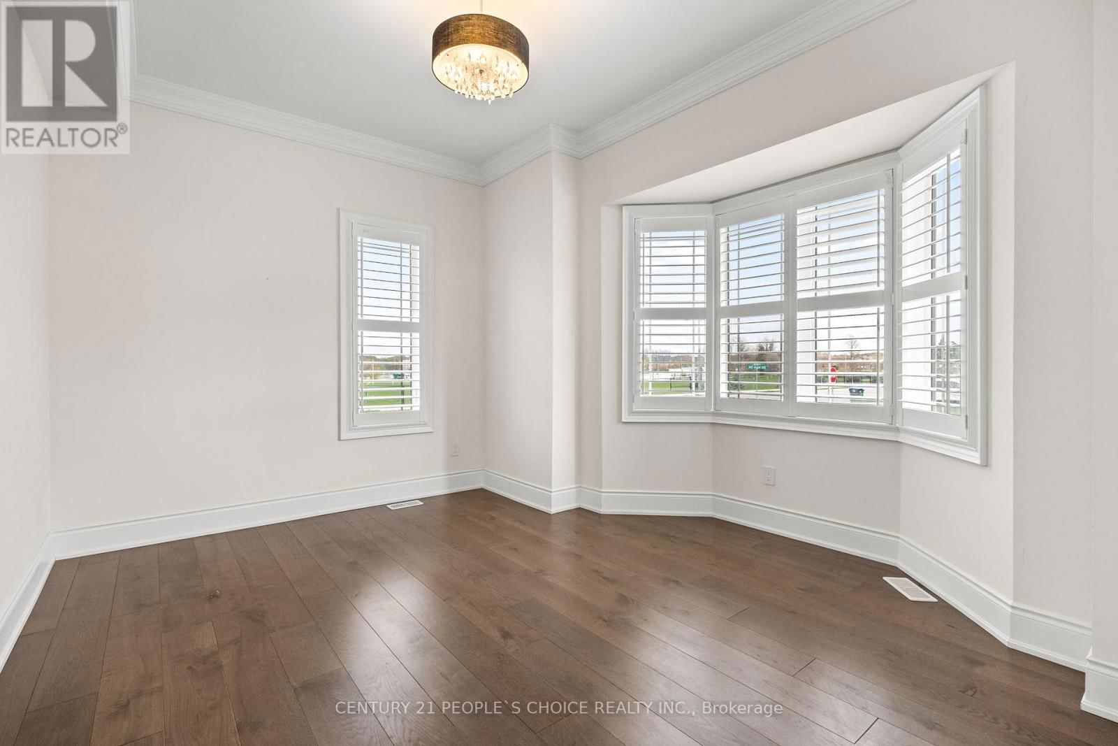 24 ALBERT SPENCER AVENUE Image 19