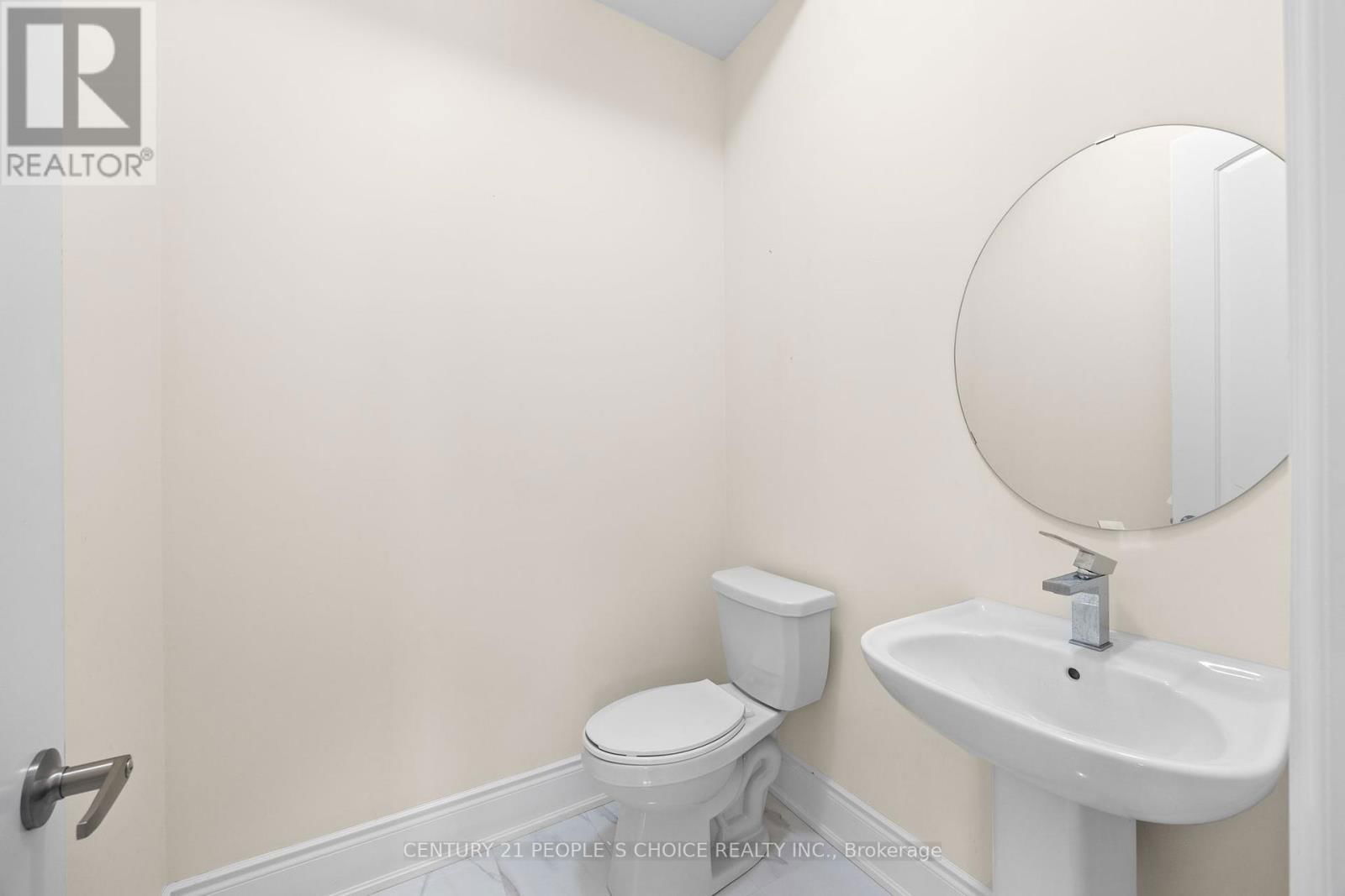24 ALBERT SPENCER AVENUE Image 21