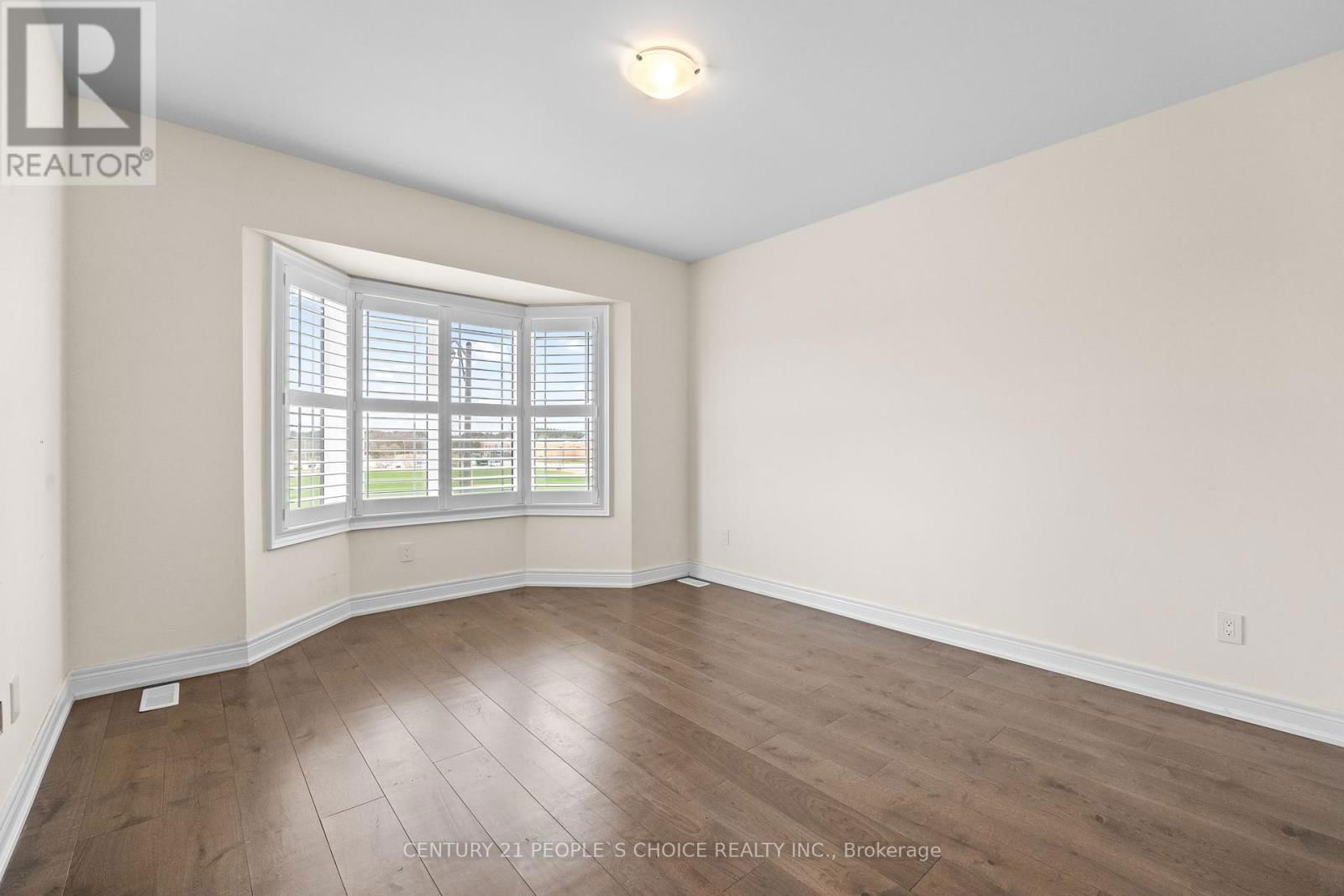 24 ALBERT SPENCER AVENUE Image 31