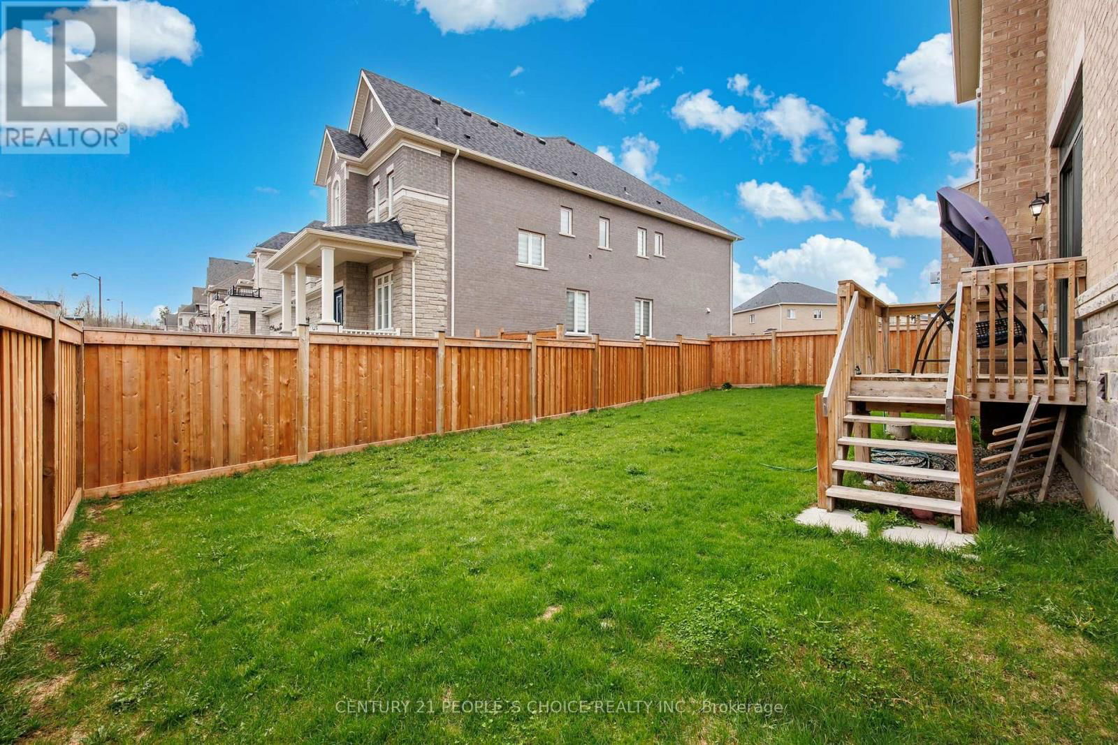 24 ALBERT SPENCER AVENUE Image 38