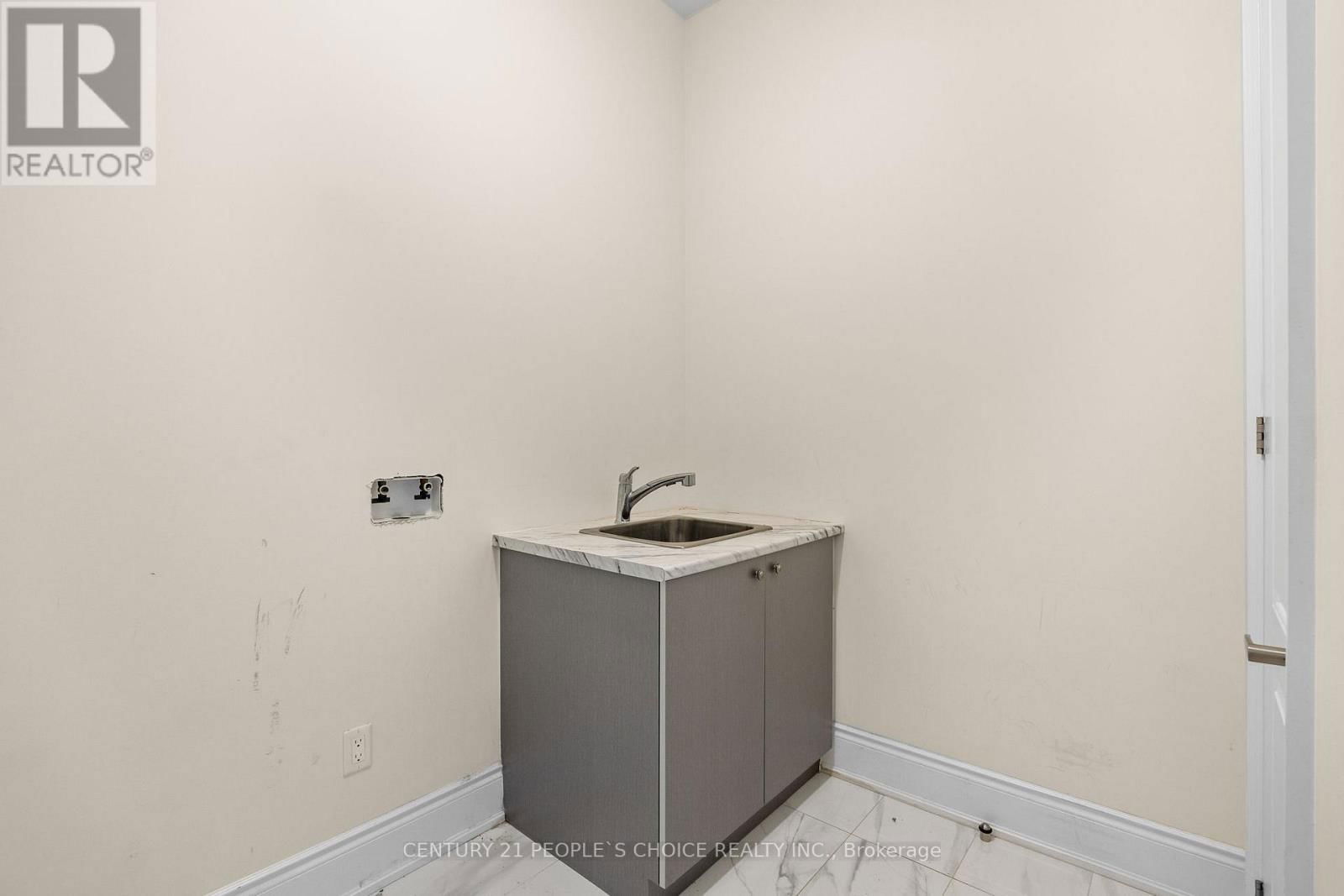 24 ALBERT SPENCER AVENUE Image 9