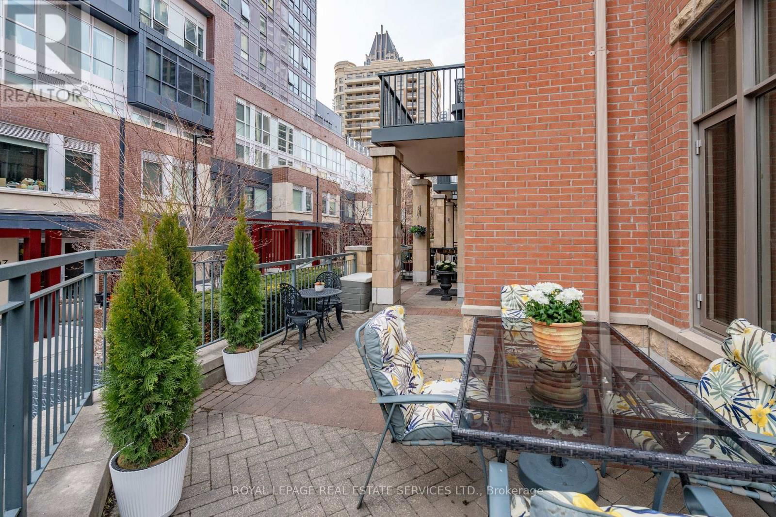 104 - 320 CITY CENTRE DRIVE Image 29