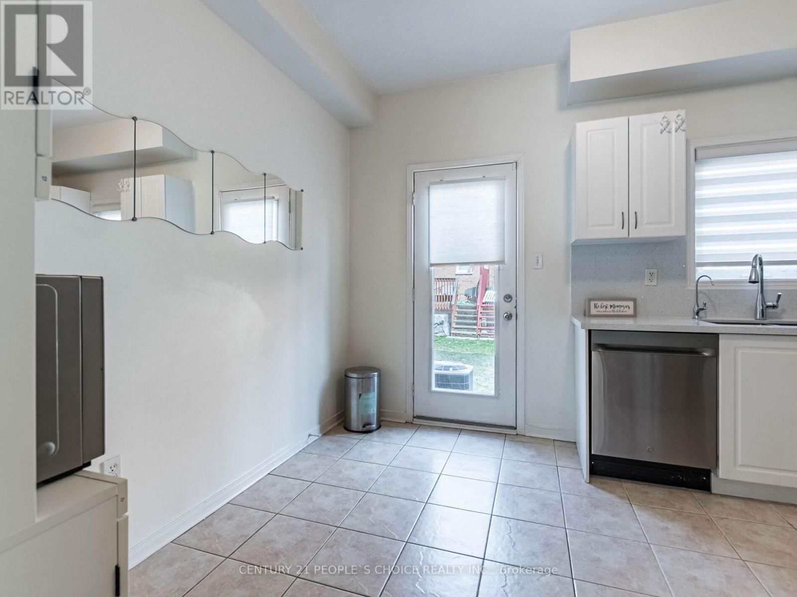 29 - 435 HENSALL CIRCLE Image 21
