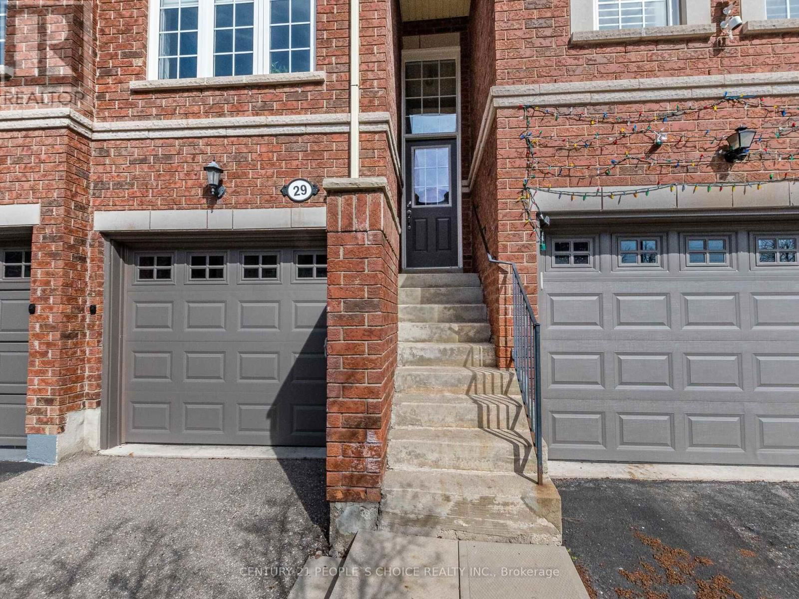 29 - 435 HENSALL CIRCLE Image 3