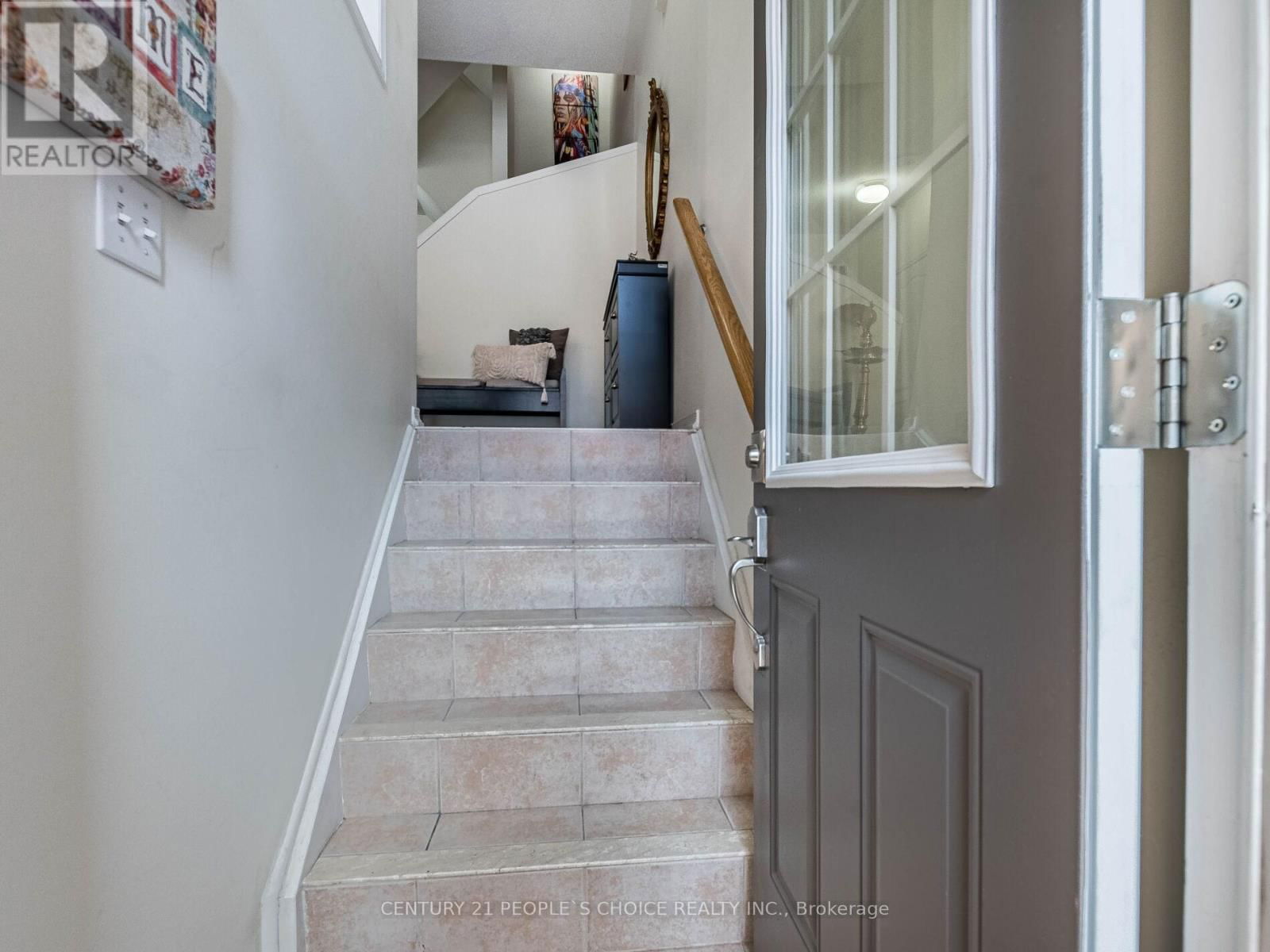 29 - 435 HENSALL CIRCLE Image 5