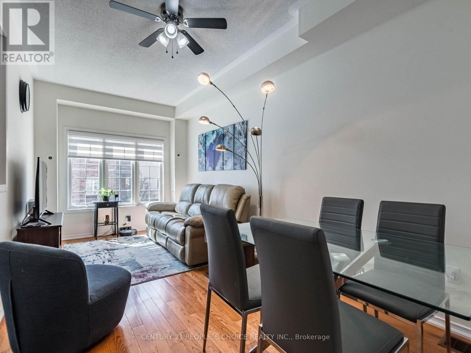 29 - 435 HENSALL CIRCLE Image 6