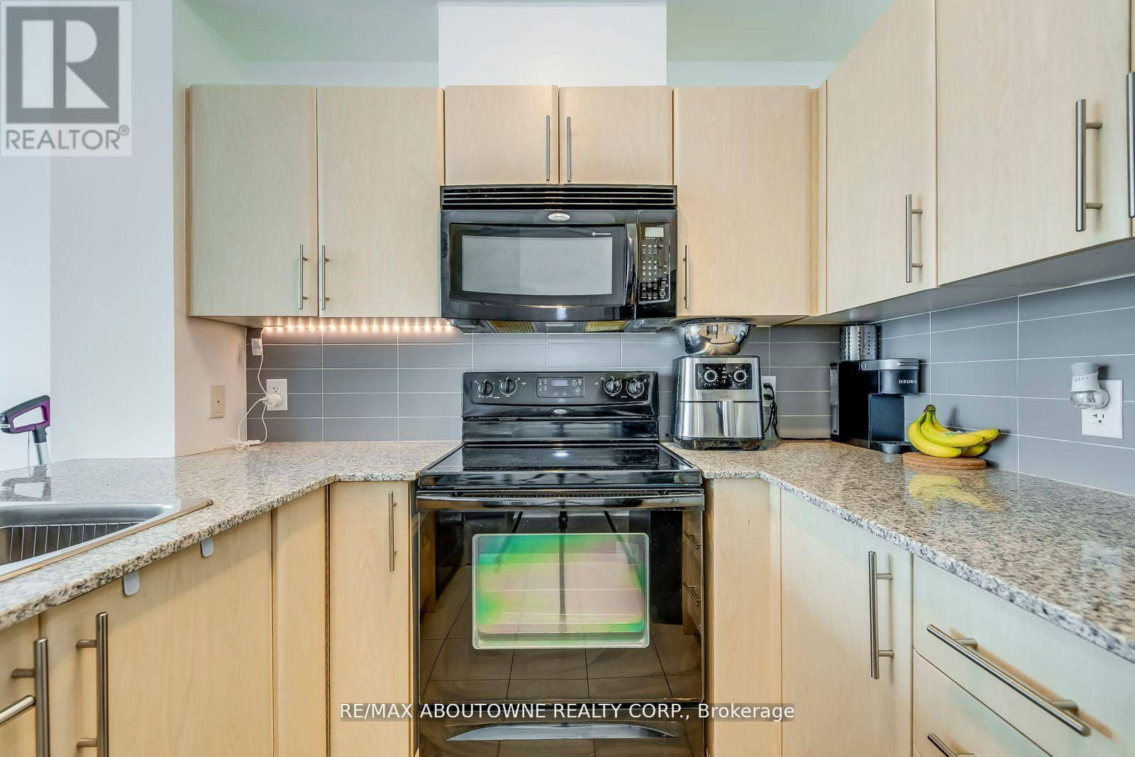 2201 - 3515 KARIYA DRIVE Image 11