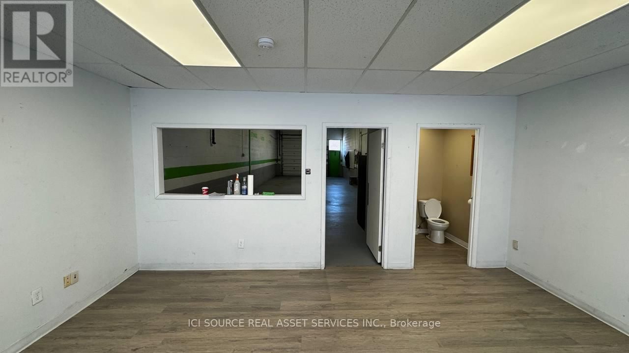 8 - 78 CENTENNIAL ROAD Image 3