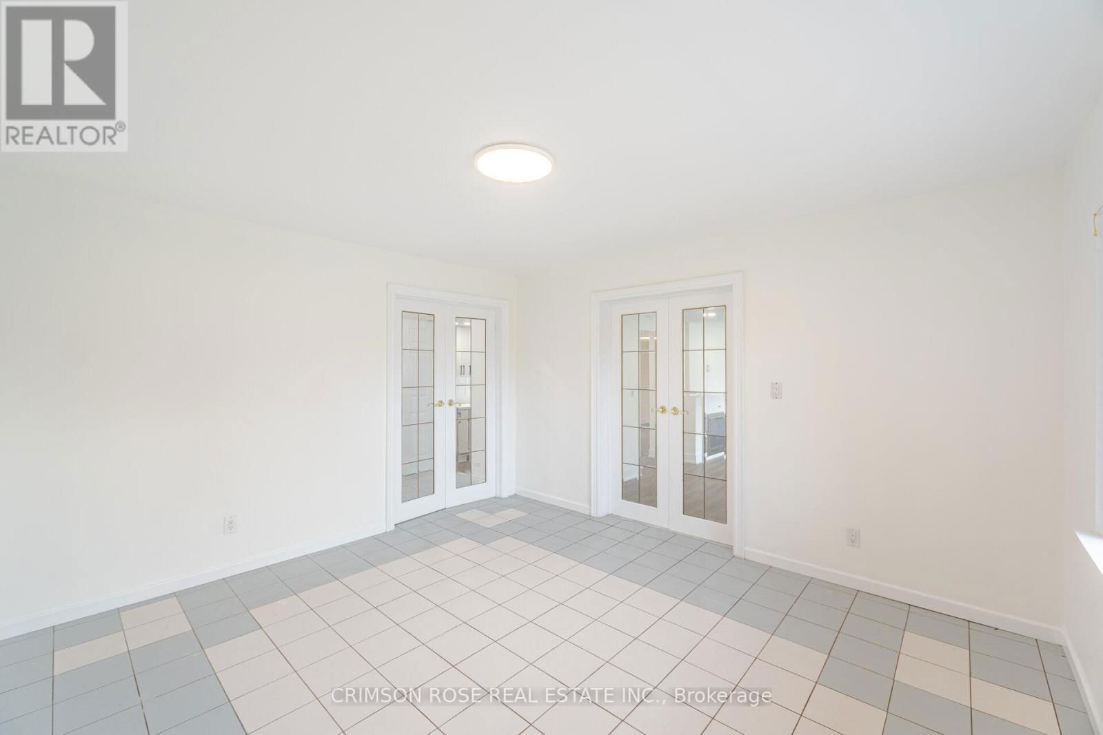 2561 MINDEMOYA ROAD Image 20