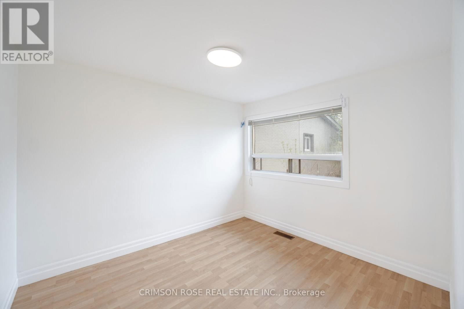 2561 MINDEMOYA ROAD Image 26
