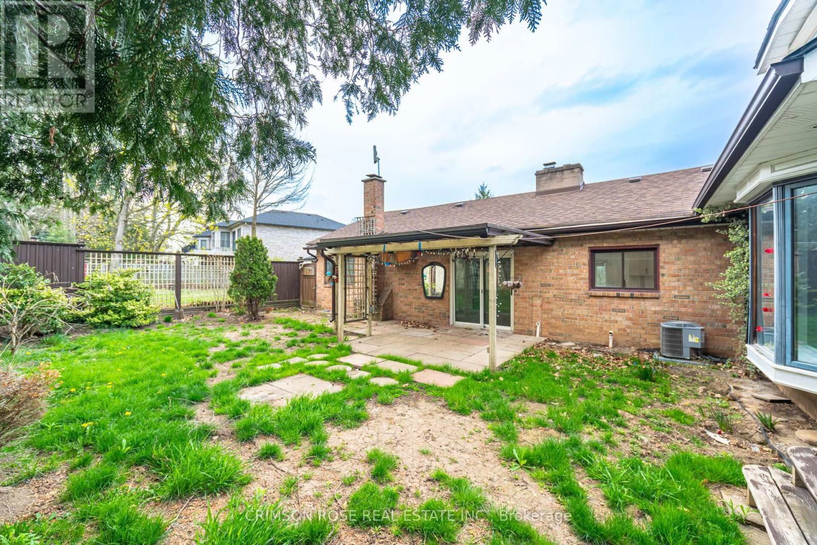 2561 MINDEMOYA ROAD Image 30