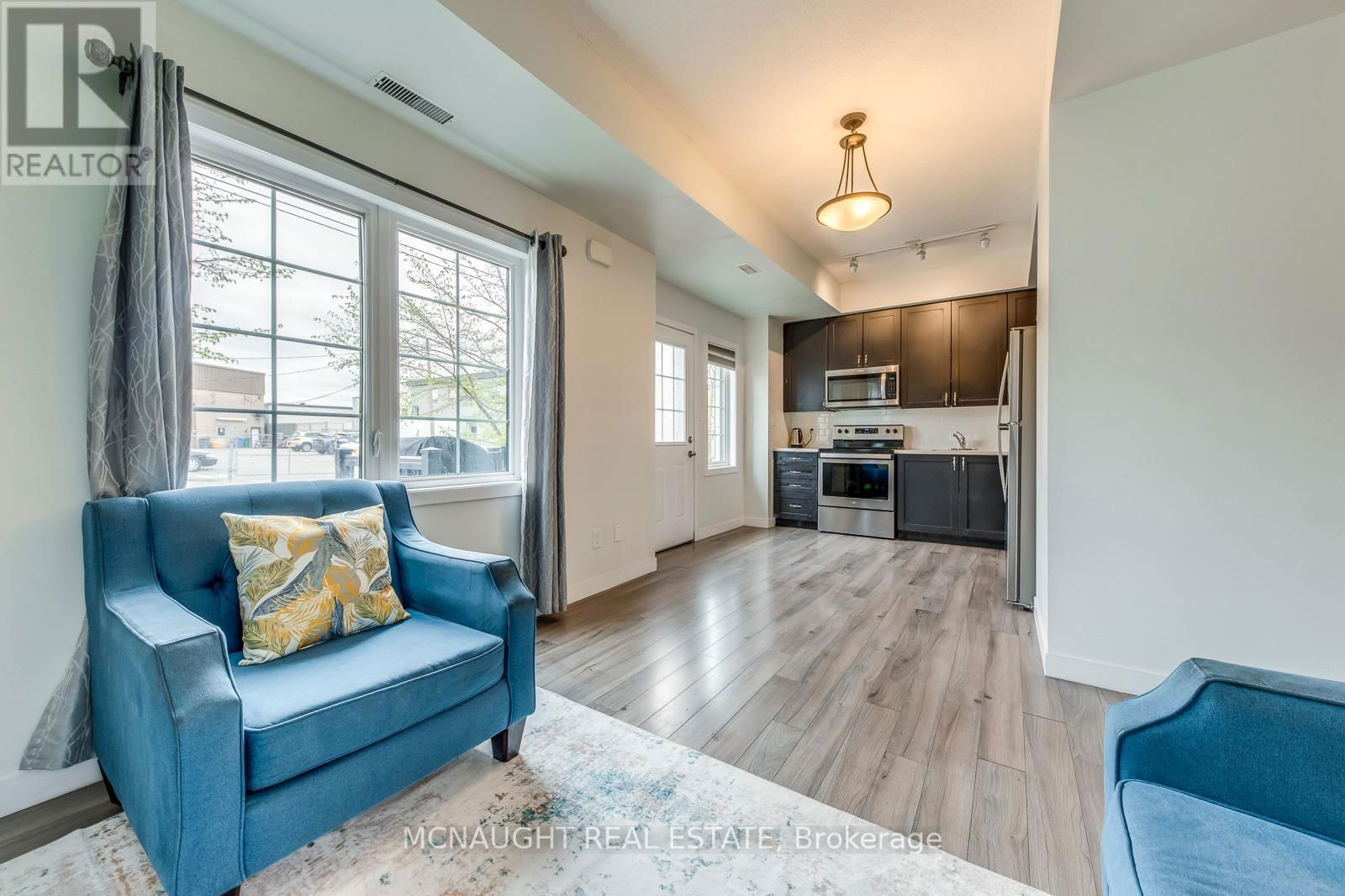 2 - 9 FORBES AVENUE Image 13