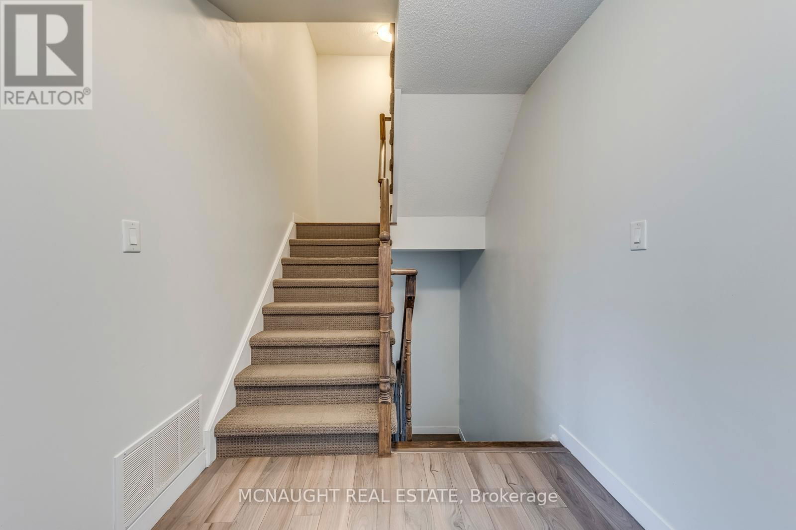 2 - 9 FORBES AVENUE Image 14
