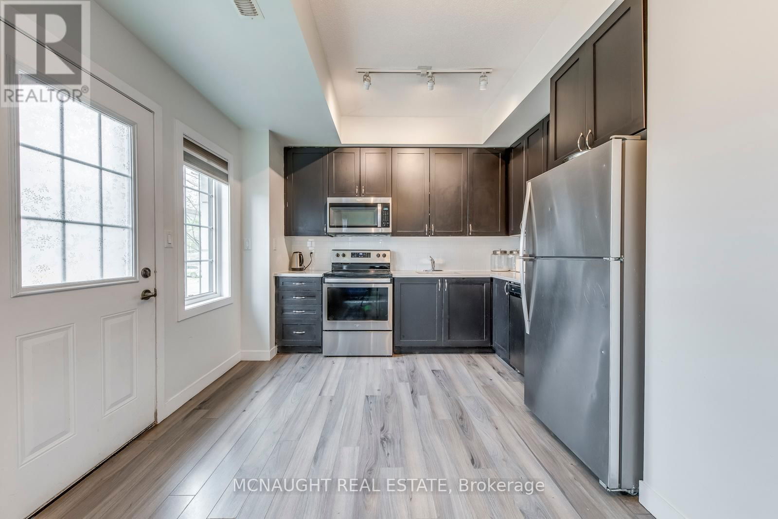 2 - 9 FORBES AVENUE Image 4