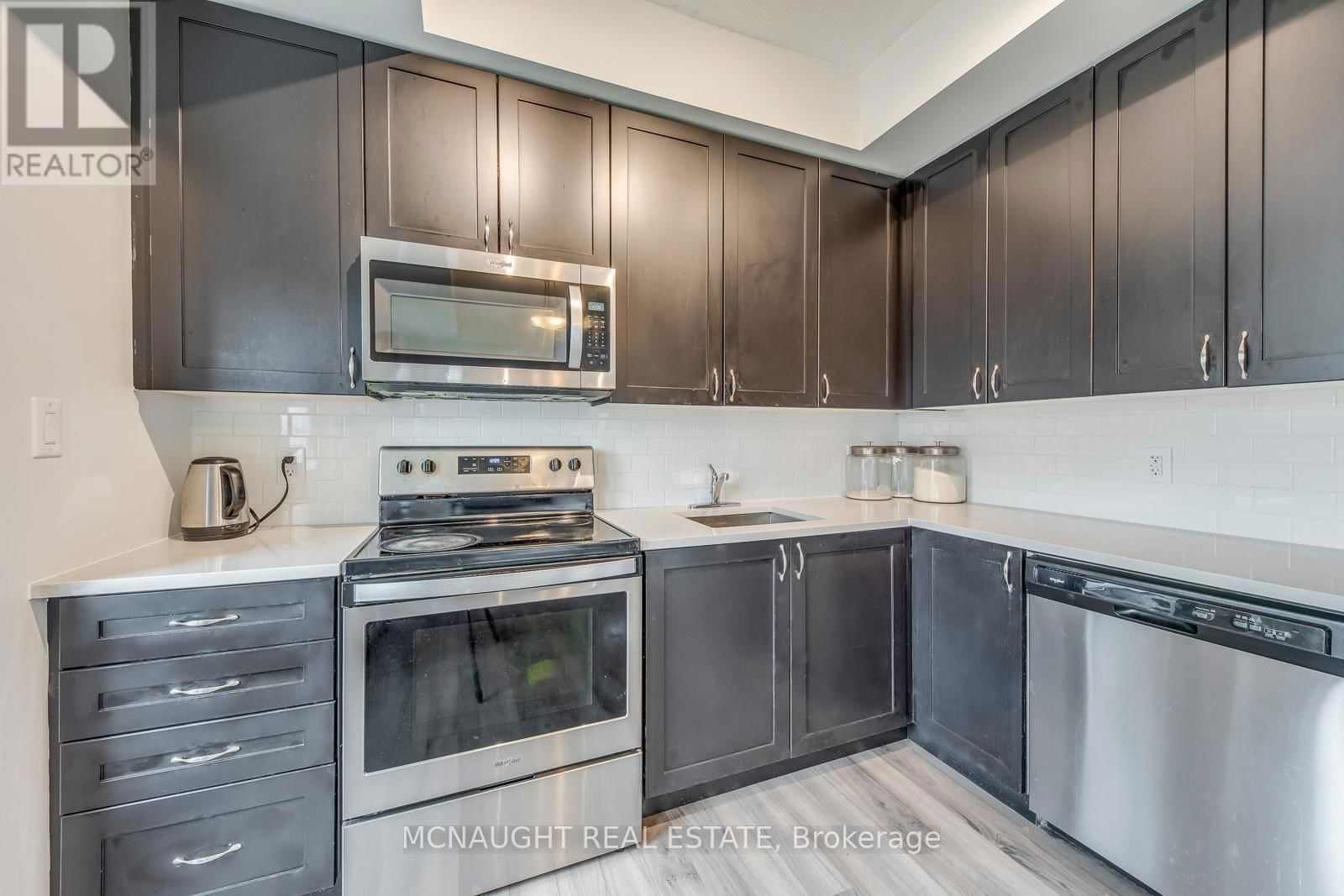 2 - 9 FORBES AVENUE Image 5