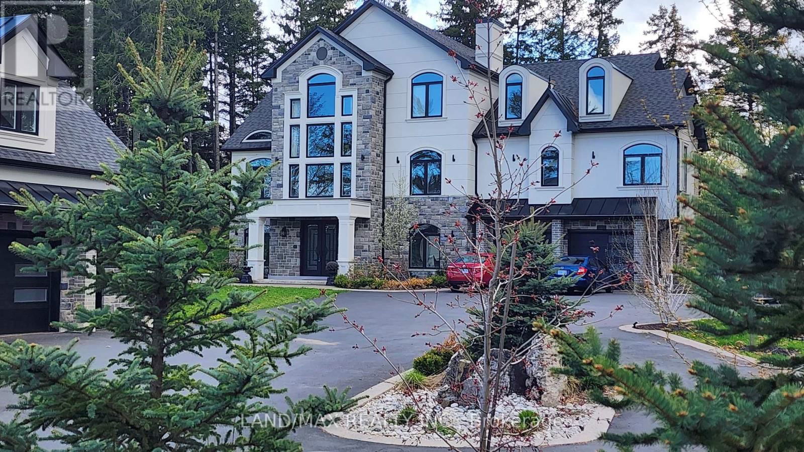 5040 MOUNT NEMO CRESCENT Image 2